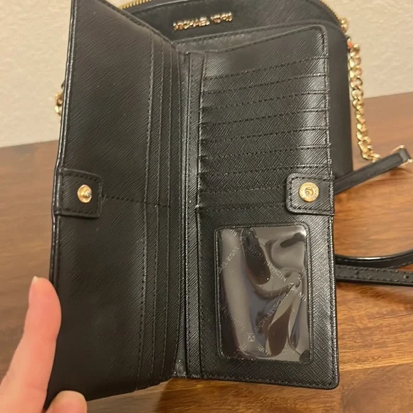 Michael Kors Jet Set Travel MD Dome Crossbody & Wallet, like new! - Picture 4 of 4